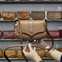 کیف چرم درب پروانه قهوه ای روشن فلوتر