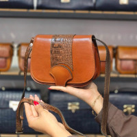 کیف چرم لنگری عسلی نارنجی ابر و بادی کوچک
