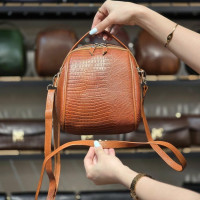 کیف چرم تیدا عسلی ابر و بادی لیزارد