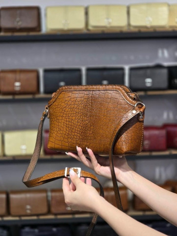 کیف چرم آیسان فندقی ابر و بادی سنگی